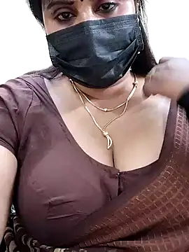 Queenflowerr online show from January 31, 2025, 10:42 pm