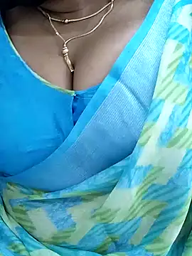 Queenflowerr online show from February 1, 2025, 5:26 pm