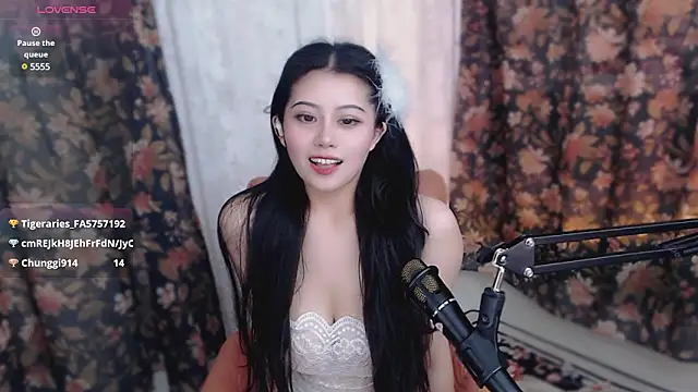 Snapshot of cat-lady-6688 chatting on March 13, 2025, 1:40 pm cat-lady-6688 online show from March 13, 2025, 1:40 pm