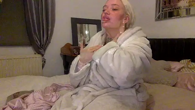 Snapshot of blissdimicco chatting on January 31, 2025, 9:16 pm blissdimicco online show from January 31, 2025, 9:16 pm