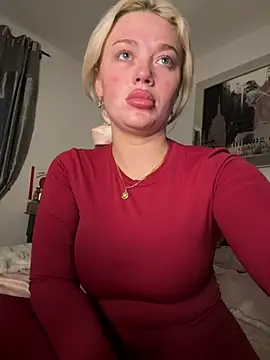 Snapshot of blissdimicco chatting on February 26, 2025, 5:28 pm blissdimicco online show from February 26, 2025, 5:28 pm