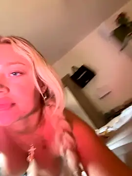 blissdimicco online show from October 3, 2025, 1:41 pm