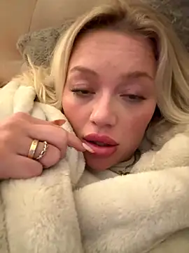 blissdimicco online show from October 24, 2025, 9:22 pm