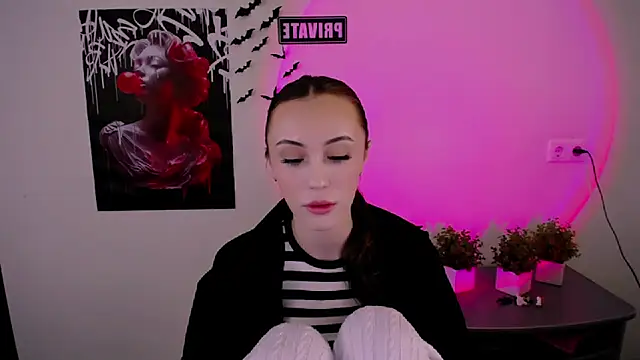 Nikonara Love online show from March 12, 2025, 2:45 pm