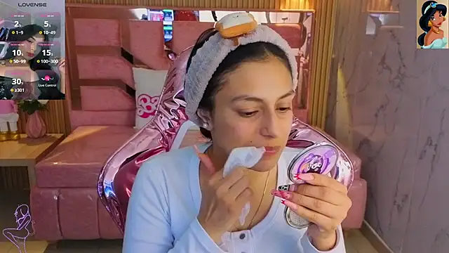 lilith petit sub online show from November 6, 2025, 3:07 am