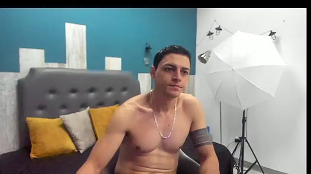 Snapshot of Frank_Millers chatting on September 22, 2025, 5:15 pm Frank Millers online show from September 22, 2025, 5:15 pm