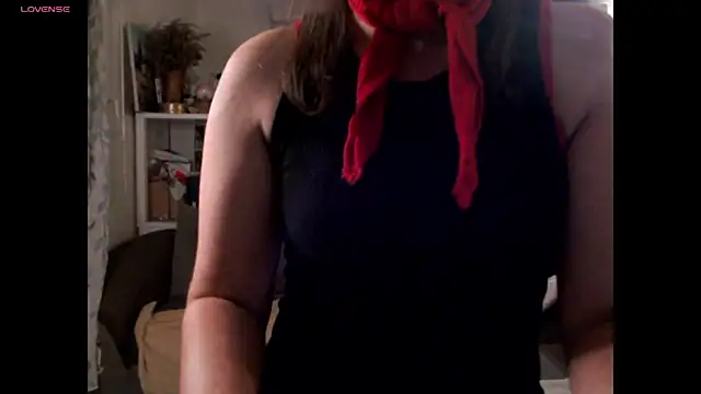 Snapshot of AdorahB3ll3 chatting on September 28, 2025, 7:08 pm AdorahB3ll3 online show from September 28, 2025, 7:08 pm