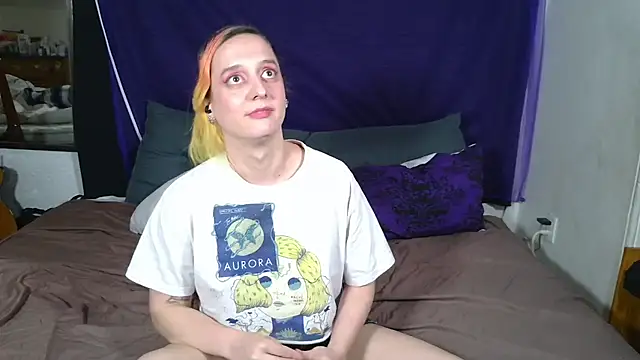 Evelan420 online show from October 14, 2025, 8:20 pm