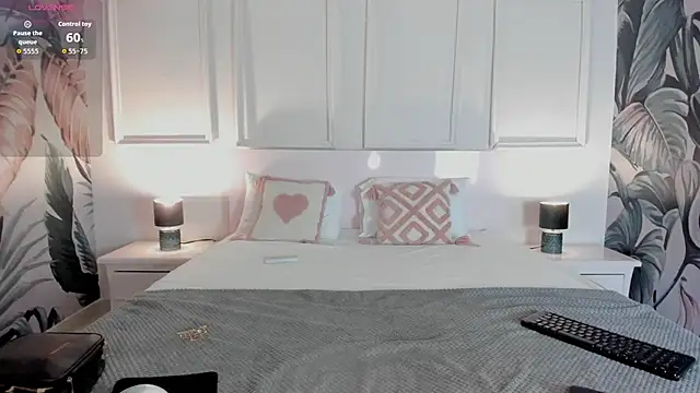 HannaaMiller online show from December 3, 2025, 2:41 am