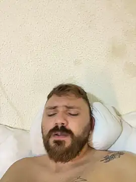 Snapshot of ruivinho66 chatting on October 6, 2025, 10:18 pm ruivinho66 online show from October 6, 2025, 10:18 pm