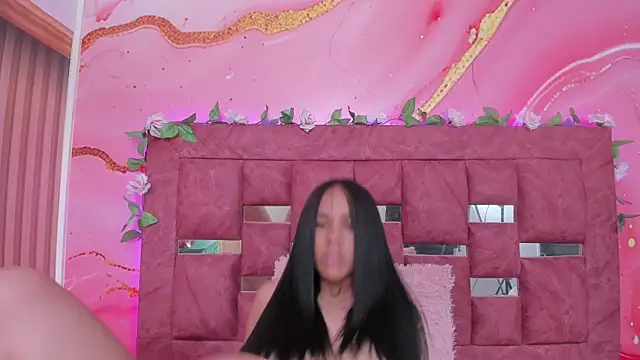 scarlett  evans  online show from November 21, 2025, 6:28 pm