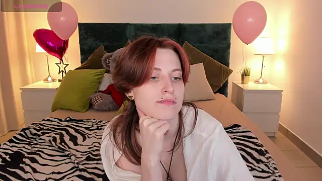 Snapshot of Jiffyyo chatting on March 11, 2025, 5:35 pm Jiffyyo online show from March 11, 2025, 5:35 pm