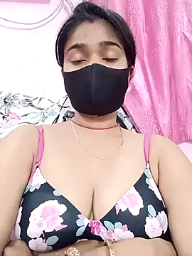 Snapshot of Simran-001 chatting on March 7, 2025, 8:00 pm Simran-001 online show from March 7, 2025, 8:00 pm