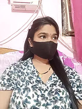 Snapshot of Simran-001 chatting on October 13, 2025, 2:28 pm Simran-001 online show from October 13, 2025, 2:28 pm