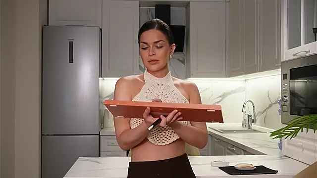 Sofa 01 online show from December 5, 2025, 2:36 pm