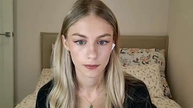 GabriellaOlsen online show from September 19, 2025, 11:11 am