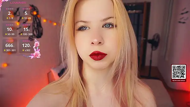 Snapshot of LynetHakes chatting on October 27, 2025, 4:16 am LynetHakes online show from October 27, 2025, 4:16 am