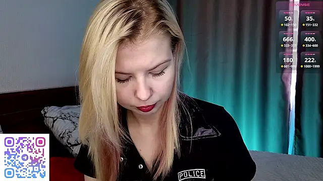 Snapshot of LynetHakes chatting on February 2, 2026, 6:56 am LynetHakes online show from February 2, 2026, 6:56 am