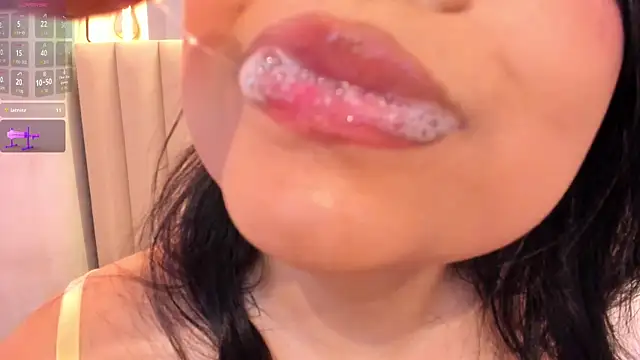 Naomymonroe  online show from February 9, 2026, 9:41 pm