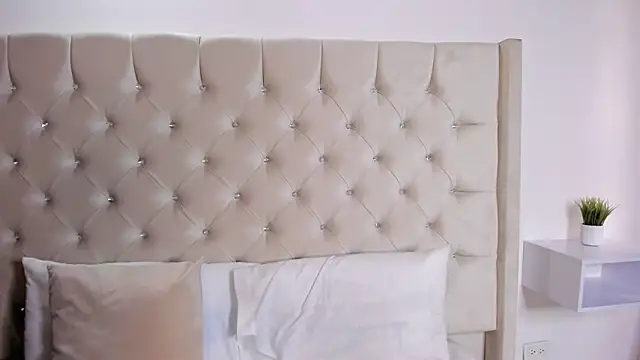 Snapshot of bella_bloomg chatting on March 14, 2025, 10:38 pm bella bloomg online show from March 14, 2025, 10:38 pm