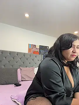 KarlaWild online show from October 30, 2025, 5:57 pm