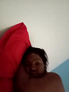 ValkiriaContee online show from November 2, 2025, 12:29 pm