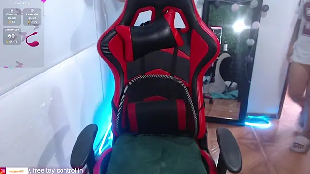 natyk m online show from September 14, 2025, 7:57 pm