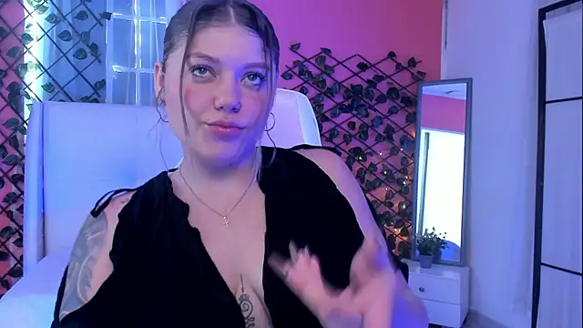 alaia greyy online show from March 28, 2026, 1:33 pm