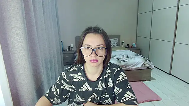 singletrouble online show from April 8, 2026, 4:34 am