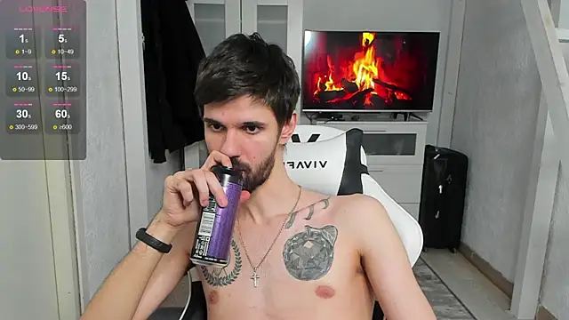 Snapshot of DavidNaidis chatting on March 20, 2025, 9:56 pm DavidNaidis online show from March 20, 2025, 9:56 pm