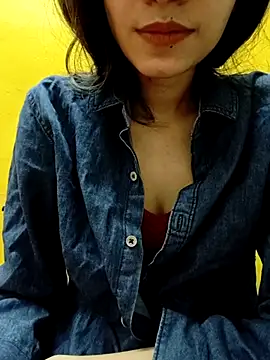 Snapshot of cute_IndianBabe chatting on March 13, 2025, 1:43 am cute IndianBabe online show from March 13, 2025, 1:43 am