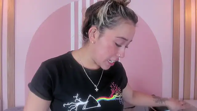 Lannajansen online show from March 5, 2026, 1:07 pm