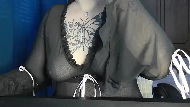 bunnyfox420 online show from December 5, 2025, 5:09 pm