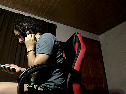 Snapshot of Nooneisthis chatting on October 16, 2025, 8:15 am Nooneisthis online show from October 16, 2025, 8:15 am