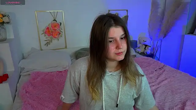 nawuwu online show from October 26, 2025, 6:52 am