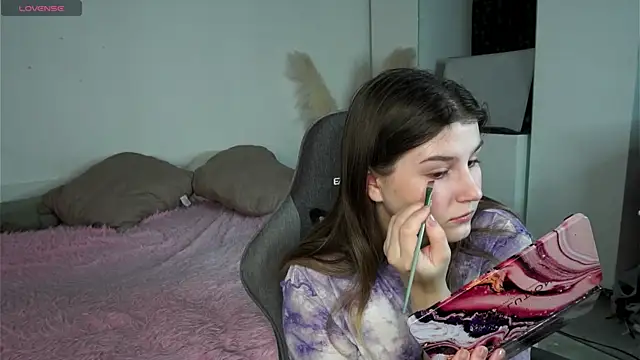 nawuwu online show from November 29, 2025, 6:38 am