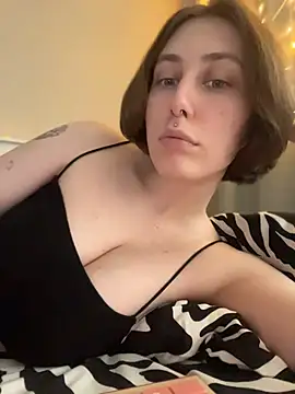 Molli Luv online show from June 14, 2026, 2:52 pm