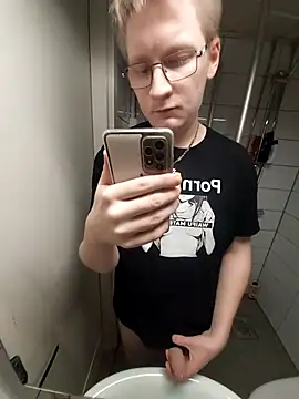 Snapshot of Arttuforyounakedboy chatting on February 5, 2026, 2:49 am Arttuforyounakedboy online show from February 5, 2026, 2:49 am