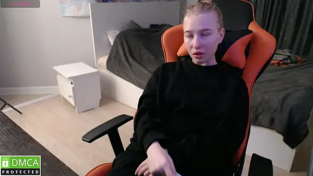 crystalyss online show from February 21, 2025, 12:38 am