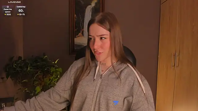 eilynxx online show from February 4, 2025, 11:38 pm