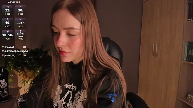 eilynxx online show from March 7, 2025, 3:51 am