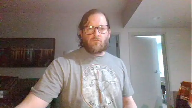 Snapshot of rrunner7718 chatting on March 18, 2025, 5:52 am rrunner7718 online show from March 18, 2025, 5:52 am