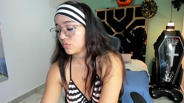 Billie Jhonson  online show from October 15, 2025, 7:03 pm