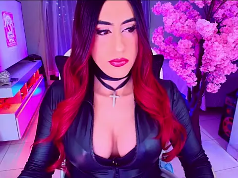 latexgoddes online show from November 9, 2025, 4:00 am