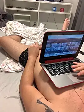 Snapshot of Taurino_gostoso chatting on January 31, 2025, 1:02 pm Taurino gostoso online show from January 31, 2025, 1:02 pm