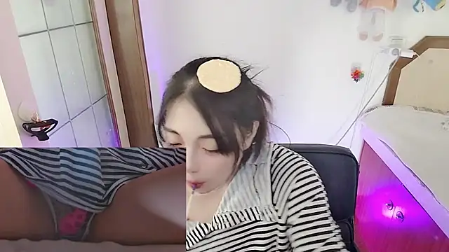 Snapshot of Song_99 chatting on March 12, 2026, 4:07 am Song 99 online show from March 12, 2026, 4:07 am