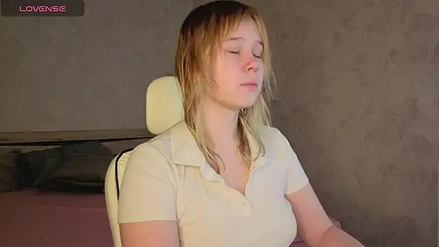 Amy Kimberlly online show from November 12, 2025, 11:58 pm