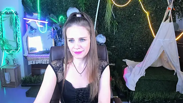 EmiliaBedy online show from November 6, 2025, 9:10 am