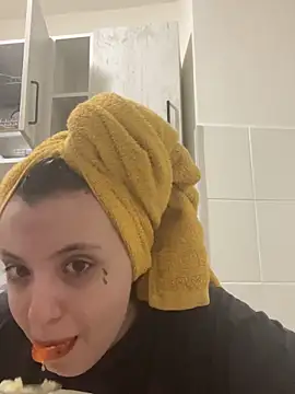 Snapshot of bunnythetailor chatting on February 7, 2026, 7:06 pm bunnythetailor online show from February 7, 2026, 7:06 pm