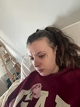 Snapshot of bunnythetailor chatting on February 19, 2026, 8:21 am bunnythetailor online show from February 19, 2026, 8:21 am